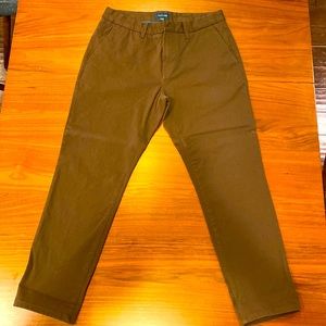 Taylrd Tech Chino. Tylrd fit 33x28 chocolate brown khakis. Stretchy Cropped pant